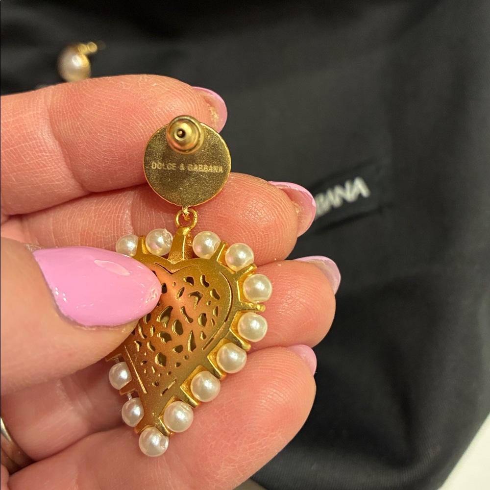 Dolce & Gabbana Gold Heart Drop Earrings with Pearls - Picture 4 of 7